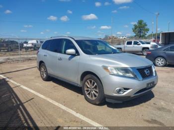  Salvage Nissan Pathfinder