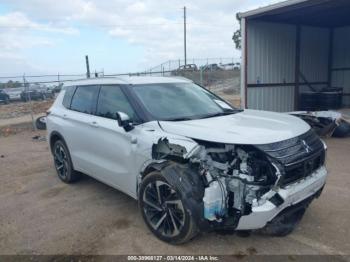  Salvage Mitsubishi Outlander