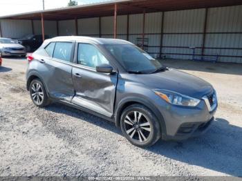  Salvage Nissan Kicks