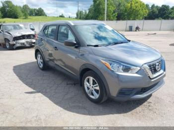  Salvage Nissan Kicks