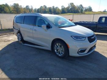  Salvage Chrysler Pacifica