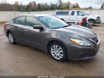  Salvage Nissan Altima