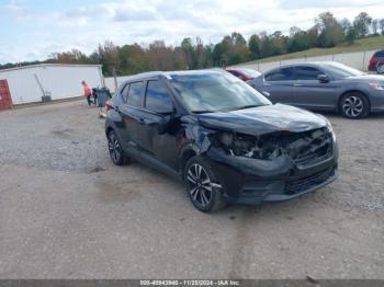  Salvage Nissan Kicks