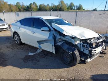  Salvage Nissan Altima