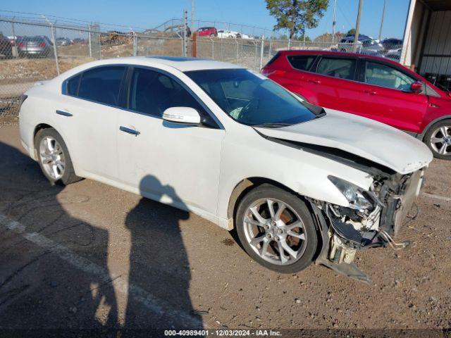  Salvage Nissan Maxima