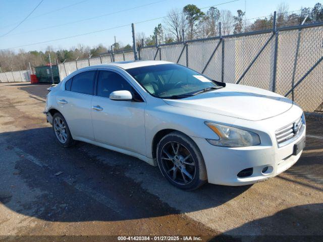  Salvage Nissan Maxima