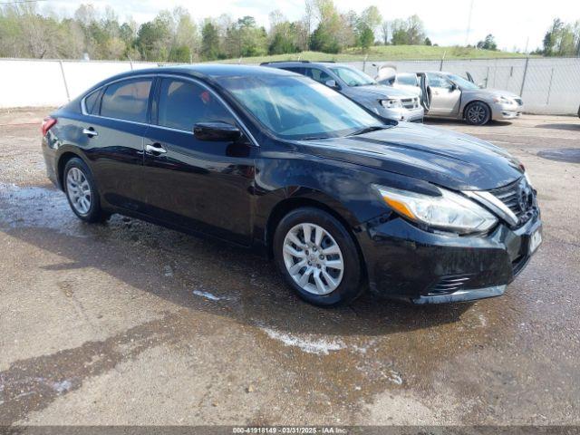  Salvage Nissan Altima