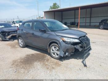  Salvage Nissan Kicks