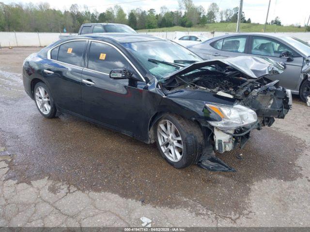  Salvage Nissan Maxima