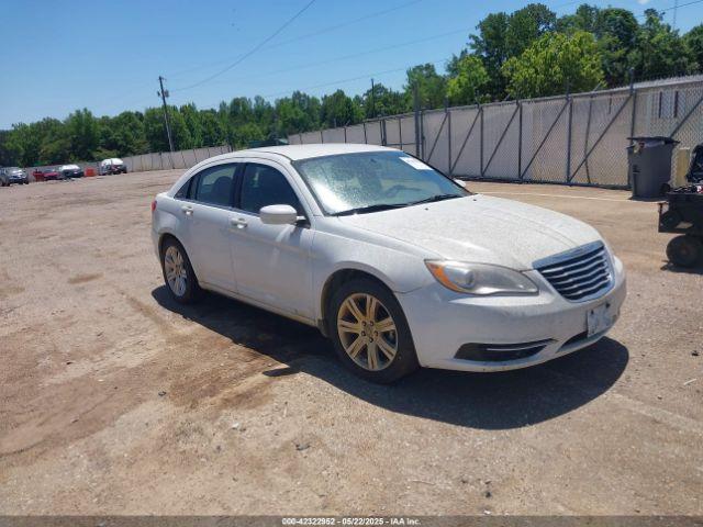  Salvage Chrysler 200