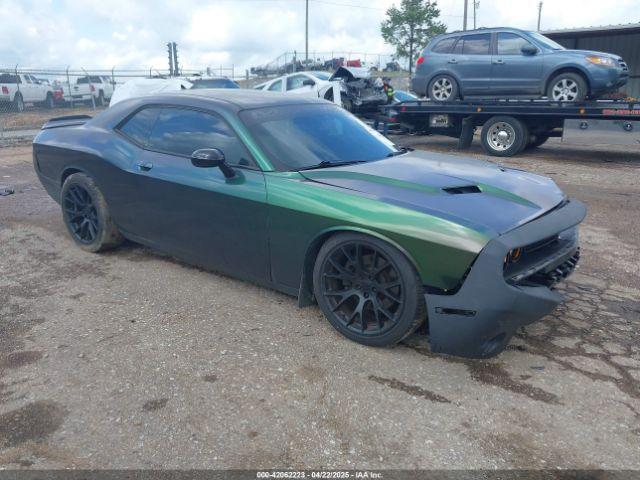  Salvage Dodge Challenger