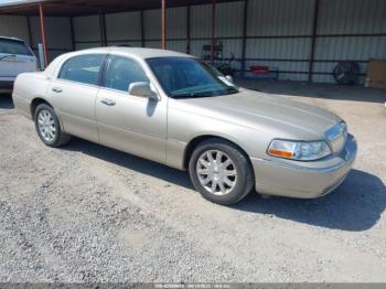  Salvage Lincoln Towncar