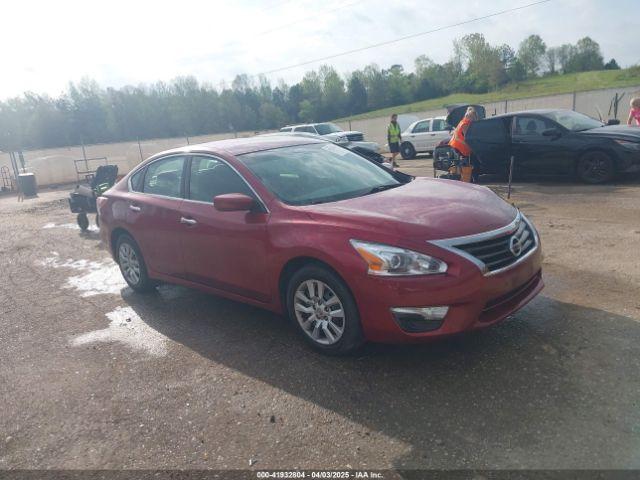  Salvage Nissan Altima