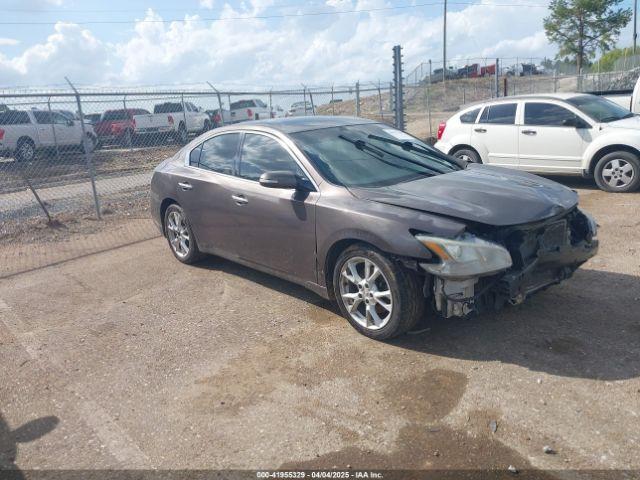  Salvage Nissan Maxima