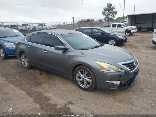  Salvage Nissan Altima