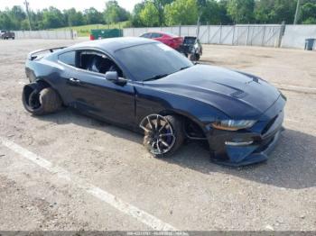  Salvage Ford Mustang