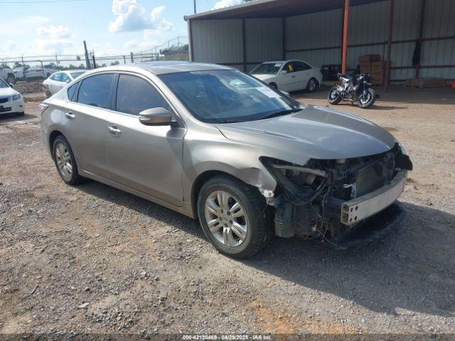  Salvage Nissan Altima