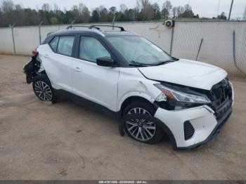  Salvage Nissan Kicks