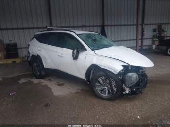  Salvage Hyundai TUCSON