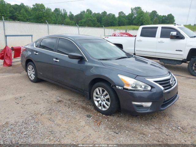  Salvage Nissan Altima