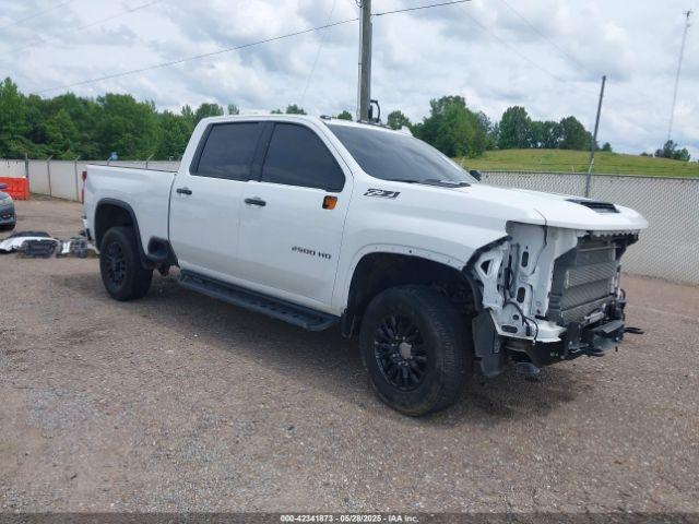  Salvage Chevrolet Silverado 2500