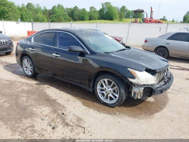  Salvage Nissan Maxima