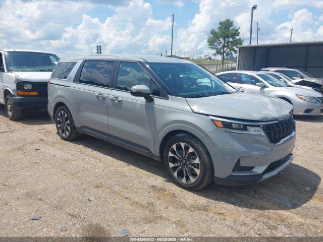  Salvage Kia Carnival