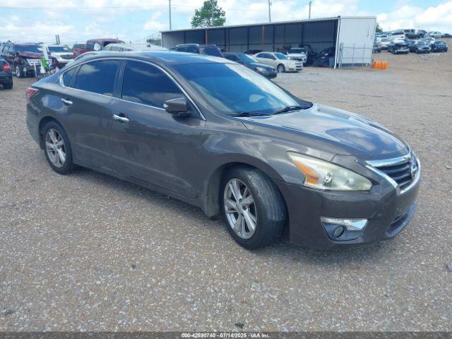  Salvage Nissan Altima