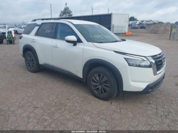  Salvage Nissan Pathfinder