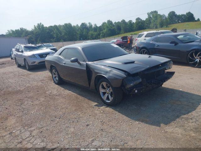  Salvage Dodge Challenger
