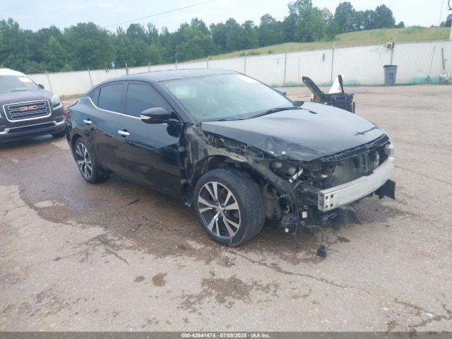  Salvage Nissan Maxima