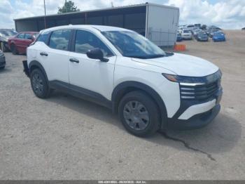  Salvage Nissan Kicks