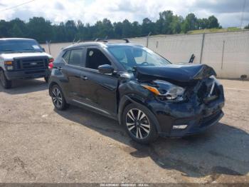  Salvage Nissan Kicks