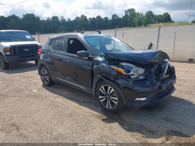  Salvage Nissan Kicks
