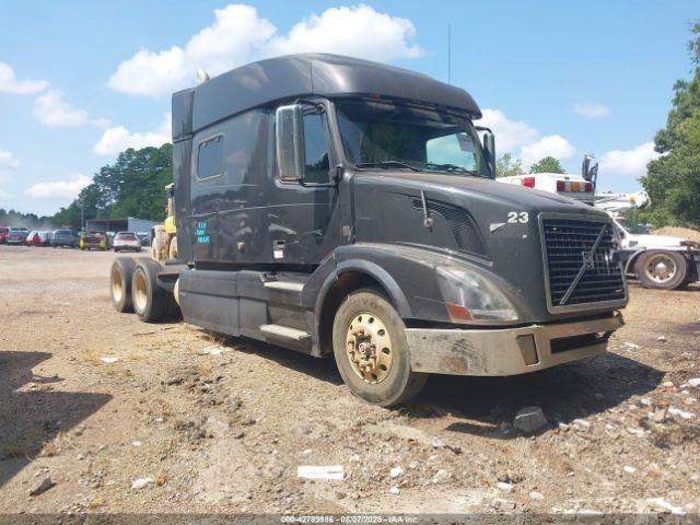  Salvage Volvo Vn