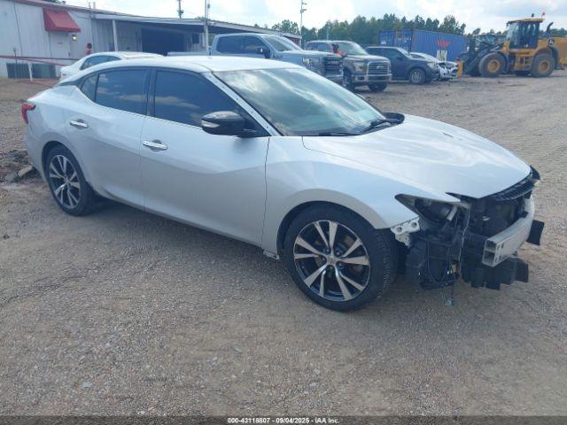  Salvage Nissan Maxima