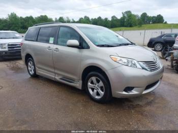  Salvage Toyota Sienna