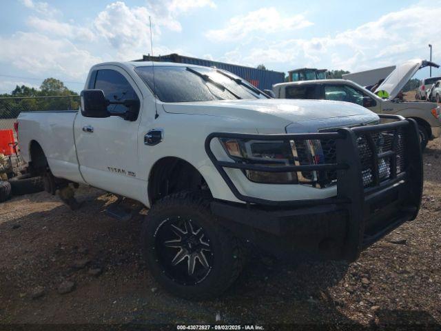  Salvage Nissan Titan
