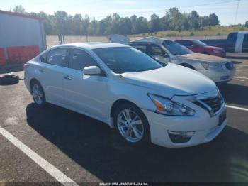  Salvage Nissan Altima