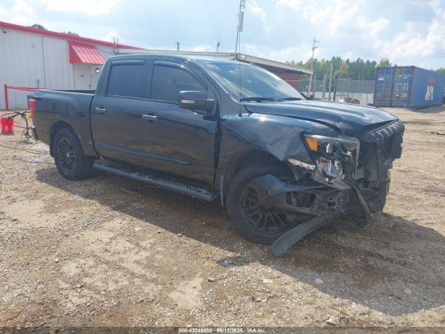  Salvage Nissan Titan