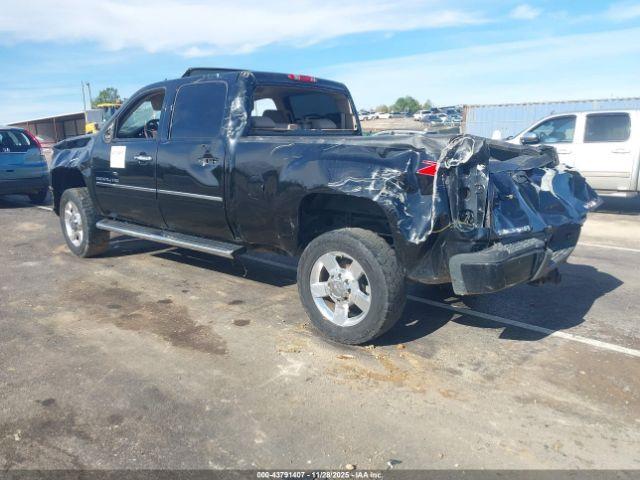 GMC Sierra 2500 Denali Image 2