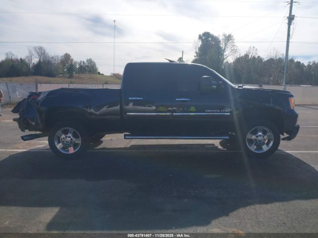 GMC Sierra 2500 Denali Image 19