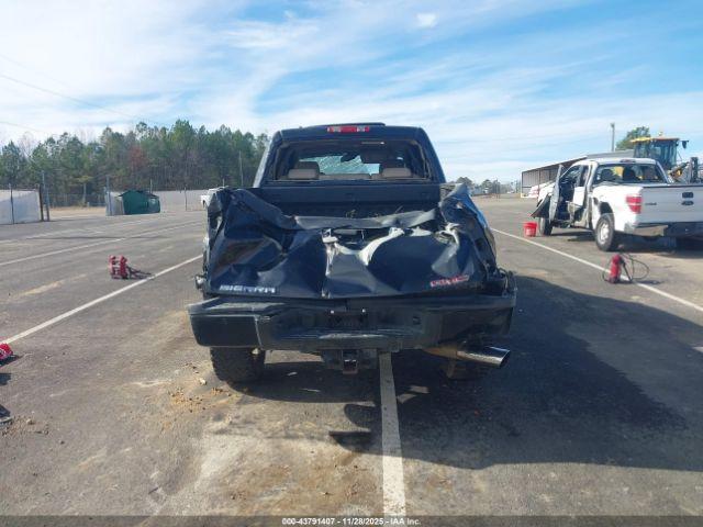 GMC Sierra 2500 Denali Image 14