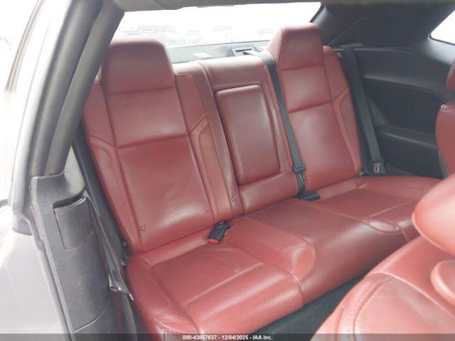 Dodge Challenger Sxt Plus Image 2