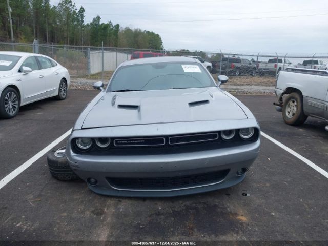 Dodge Challenger Sxt Plus Image 3