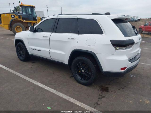 Jeep Grand Cherokee Laredo 4x2 Image 2