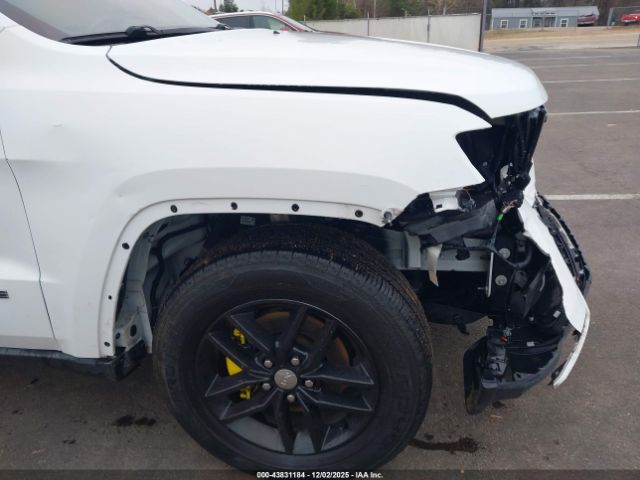 Jeep Grand Cherokee Laredo 4x2 Image 13