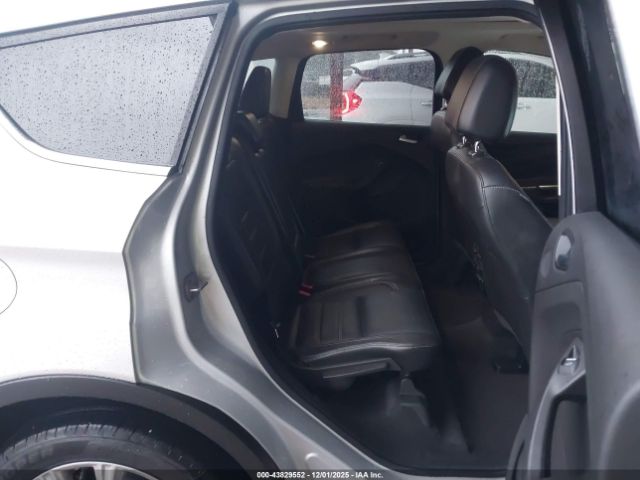 Ford Escape Titanium Image 17