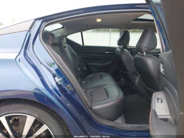 Nissan Altima 2.5 Sr Image 9