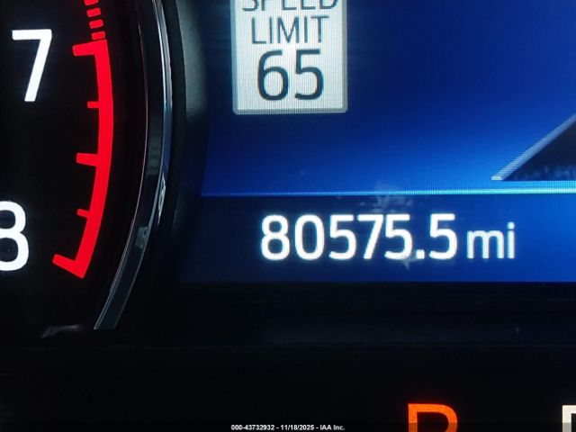 Ford Explorer Limited Image 17